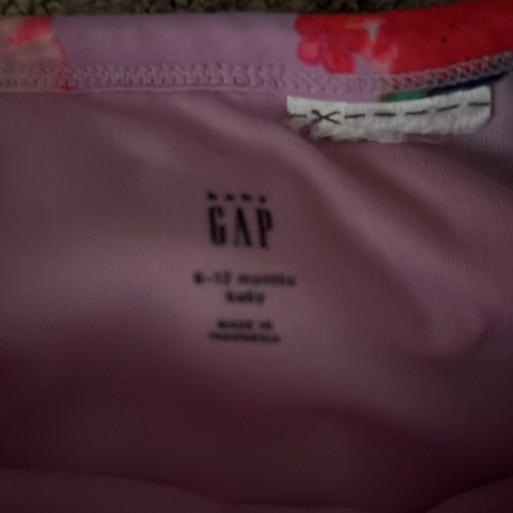 Baby Gap swim suit~ no filters used I like 4 u 2 see what ur going 2 receive! - Picture 3 of 3